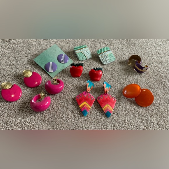 VTG 80’s pierced earring Lot of 8 Bold brightly colored retro - Picture 1 of 7